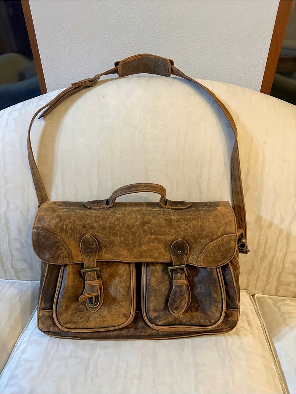 Unisex Brown Leather Messenger Bag - Vintage Style